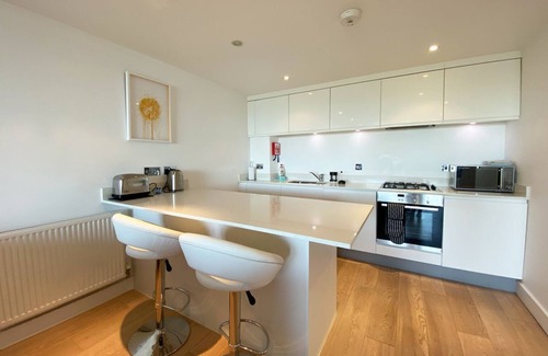Newquay Apartment | Beautiful property overlooking Fistral Beach and Newquay Golf Course