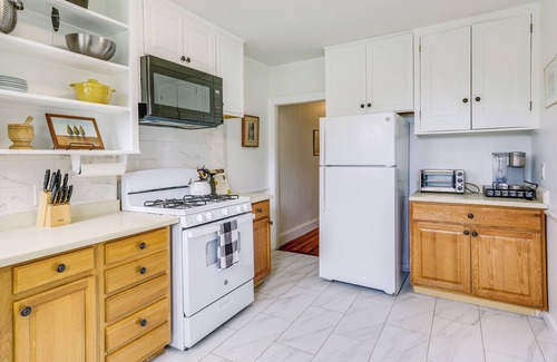 South Providence Apartment | Beautiful Providence Apt Near Dtwn & Federal Hill!