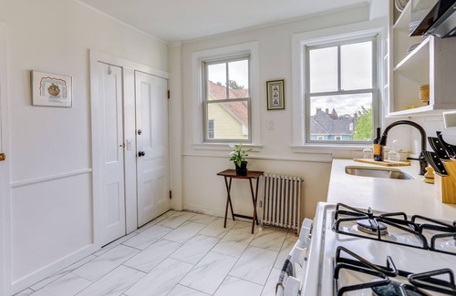 South Providence Apartment | Beautiful Providence Apt Near Dtwn & Federal Hill!