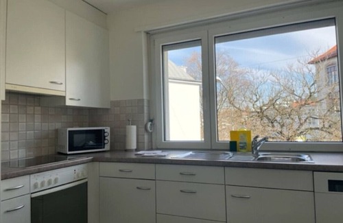 Hirslanden Apartment | Beautiful, quite and very central 2BR flat (Sky3)