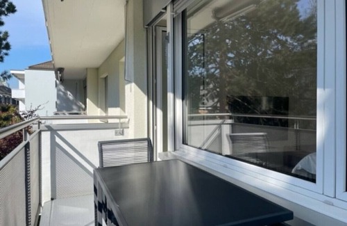 Hirslanden Apartment | Beautiful, quite and very central 2BR flat (Sky3)