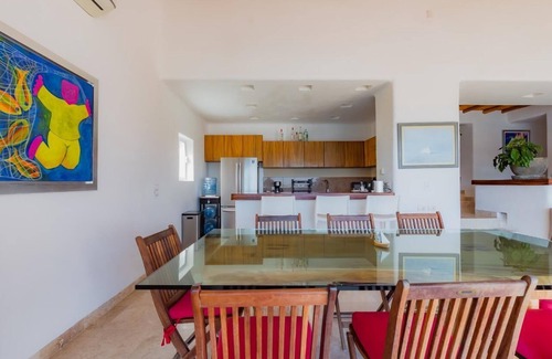 Ixtapa Villa | Beautiful remodeled Villa Ixtapa Zi, luxury development, amenities.
