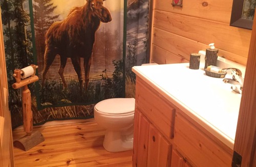 Murphy Cabin | Beautiful real log cabin in Wilderness Walk