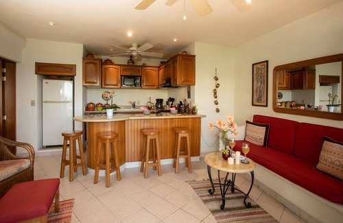 Conchas Chinas Condo | Beautiful & relaxing Condo Rojo in prestigious Conchas Chinas