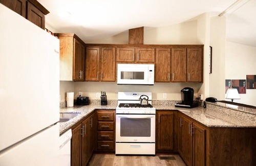 Mariposa House | Beautiful, Relaxing, Getaway, near Yosemite National Park!