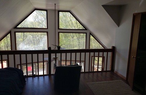 Bushkill Ski Chalet | Beautiful remodeled property Mt. Top view scenic stream in back on a cul de sac.