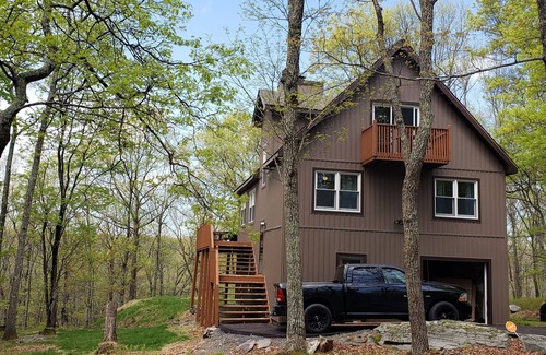 Bushkill Ski Chalet | Beautiful remodeled property Mt. Top view scenic stream in back on a cul de sac.