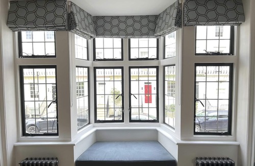 Holland Park House | Beautiful Renovated House With Garden in Highly Sought After Area