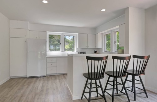 Southampton House | Beautiful renovated house water views located right across from Big Fresh Pond