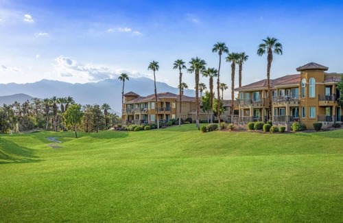 Palm Desert Resort | Beautiful resort, all amenities included. Free wi-fi, free parking.