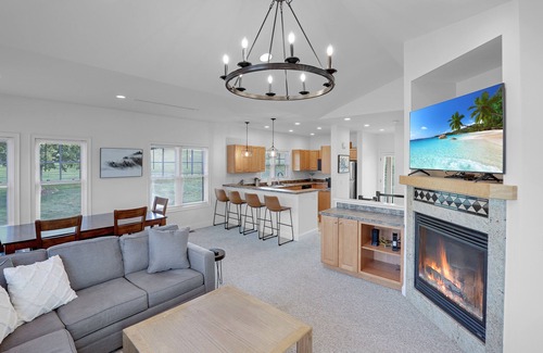 Thornton House | Beautiful resort condo with amazing snowy mtn views