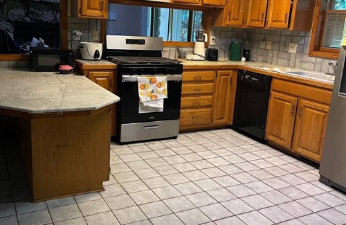 Doling House | Beautiful Resort home @ I-44 Springfield near to Kansas Express way