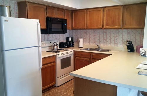 Pinetop Villa | Beautiful Resort Villa Home w Vaulted Ceilings Whirlpool Tub and Ponds/Streams