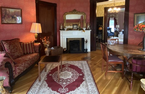 Troy House | Beautiful Restored Victorian House Perfect for Retreats, Holidays or Getaways!
