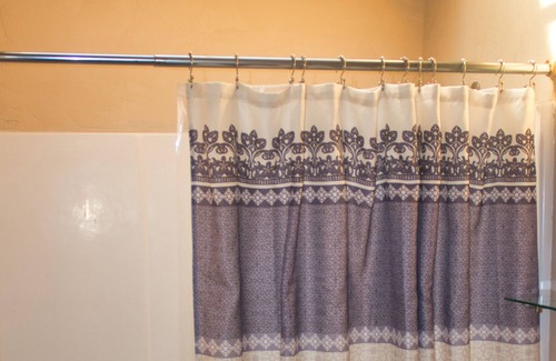 Camarillo Cottage | Beautiful retreat close to all essentials! Very safe place to be during COVID-19