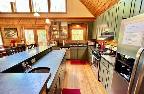 Boone Cabin | Beautiful Riverfront Cabin located on New River, Wi-Fi, Pool Table