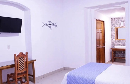 Del Panteon Apartment | Beautiful room AMBAR in the heart of TAXCOMAGICO