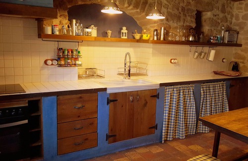 Cardona Cottage | Beautiful Rural House, private pool, 7 rooms all with bathroom, 14-17 p