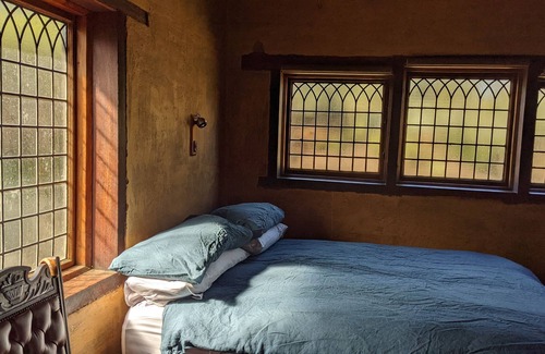 Turill House | Beautiful Rustic Rammed Earth House set on 300 Acres