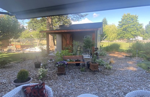 Campbell River House | beautiful RV situated in my backyard with private patio and barbecue.