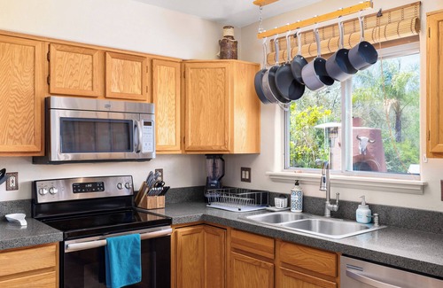 Casas Adobes House | Beautiful Santa Fe Home, Golfer's & Hiker's paradise, 20 minute drive from UofA.