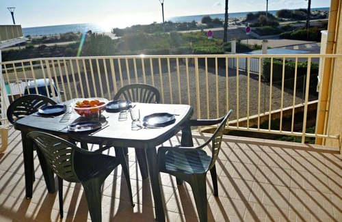 Marseillan Plage Apartment | Beautiful sea view flat just steps away from the beach