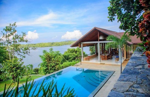 Koggala House | Beautiful Sea Heart House on Koggala Lake, Sri Lanka.