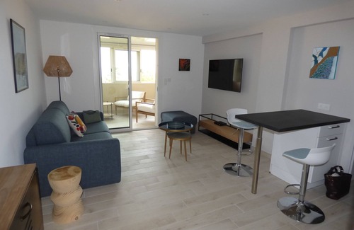 Saint-Aygulf Apartment | Beautiful Sea View – Terrace (Loggia) – 300 m from the Beach – Near Shops Wi-Fi