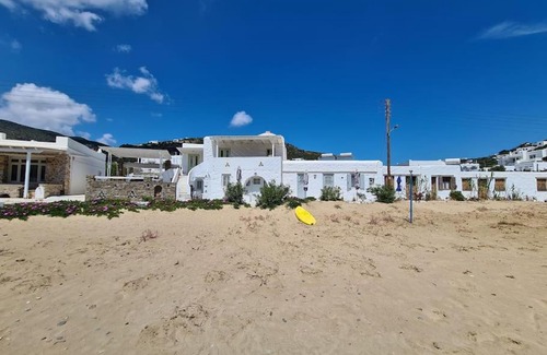 Platis Gialos Apartment | Beautiful seaside house on the beach