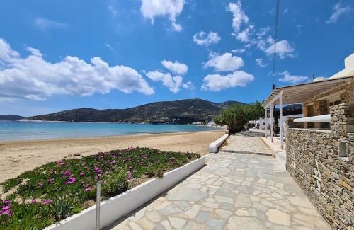 Platis Gialos Apartment | Beautiful seaside house on the beach