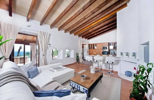 Genova Villa | Beautiful Seaview Villa