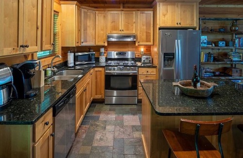 Banner Elk Cabin | Beautiful secluded cabin with outdoor pavilion