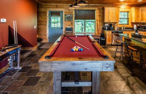 Banner Elk Cabin | Beautiful secluded cabin with outdoor pavilion