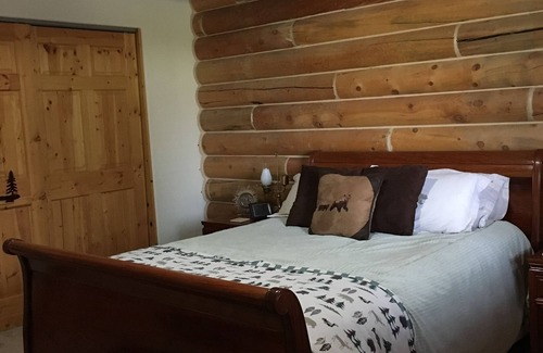 Summit Park Cabin | Beautiful, secluded mountain retreat, 30mins to 7 ski resorts
