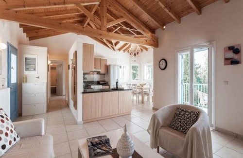 Pelekas Villa | Beautiful see view villa with infinity pool