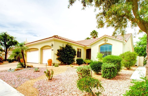 Indio House | Beautiful Shadow Hills View Home with Pool