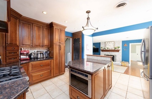 Brick House | Beautiful Shore Retreat with Pool