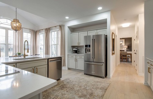 Franklin House | Beautiful, Sleek, and Modern 4 bdr Home Away from Home!