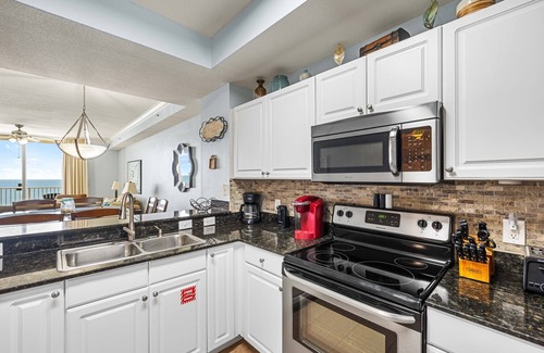 Panama City Beach Resort | Beautiful, Spacious condo! Oct/Nov Deals!