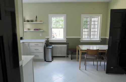 Detroit House | Beautiful Spacious 3 bdrm near Midtown