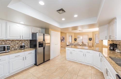 Green Valley North House | Beautiful spacious home, up to 10 guests welcome!