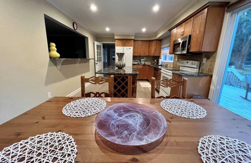 Stamford House | Beautiful & Spacious home in Downtown Stamford CT! 40 min to NYC!