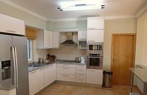 Olhao Villa | Beautiful Spacious Villa with Private Pool, Large Terrace, Lawn and BBQ
