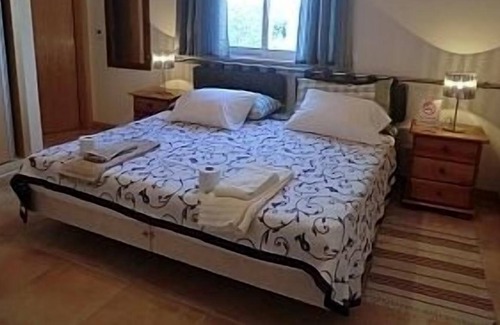 Olhao Villa | Beautiful Spacious Villa with Private Pool, Large Terrace, Lawn and BBQ