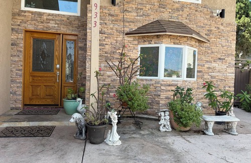 Riverview West House | Beautiful Spacious VACATION HOME 4br3ba -Disneyland, Beaches, LIL Saigon