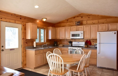 Mayfield Cabin | Beautiful Spider Lake Waterfront Cabin Rental