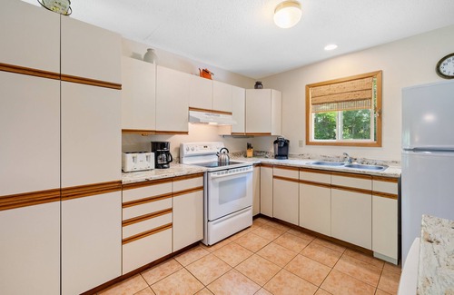 Stanley Bridge Cottage | Beautiful Stanley Bridge Harbour View Cottage