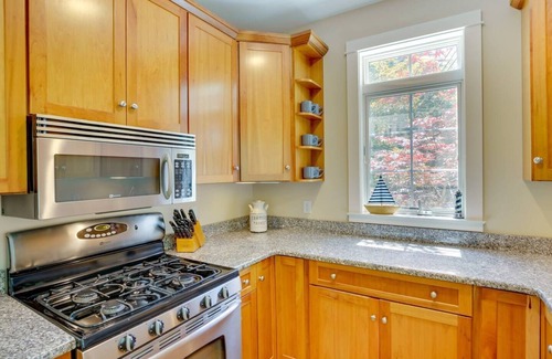 Freeport House | Beautiful Stay in Downtown Freeport, Beautiful Stay in Downtown Freeport