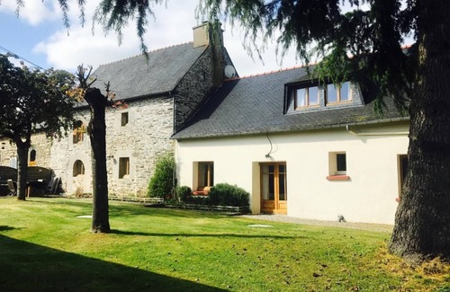 Mur-de-Bretagne House | Beautiful Stone House in an Idyllic location close to Lac De Guerledan