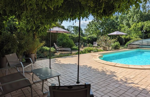 Membrey House | Beautiful stone house "country chic", private heated pool, play area